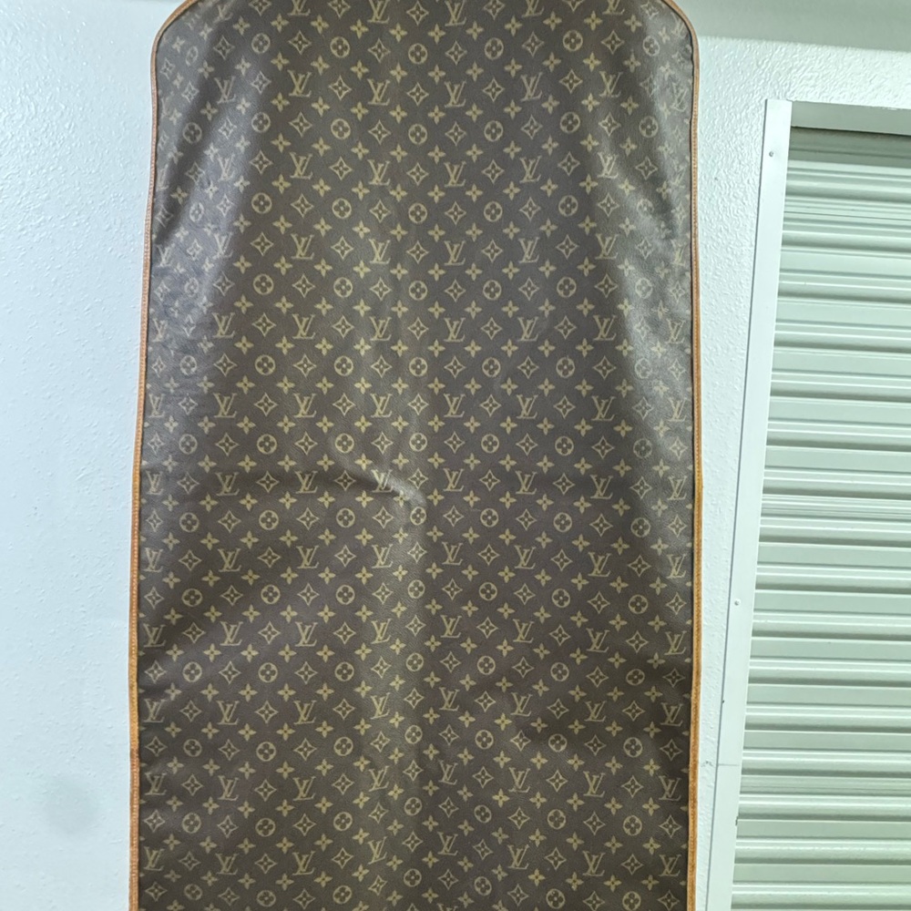 Louis Vuitton Brown and Tan Monogram Cover - Picture 3 of 5